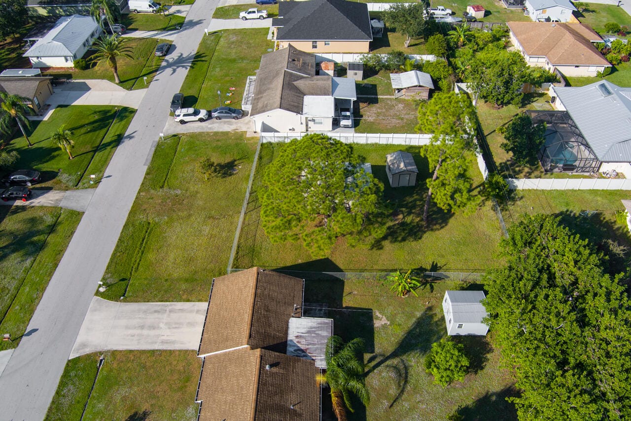 171 SE Dwight Avenue — photo 4