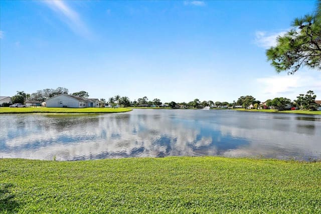 404 Lakewood Court 3a, sold in Jupiter Village Townhomes Condo, Jupiter, FL