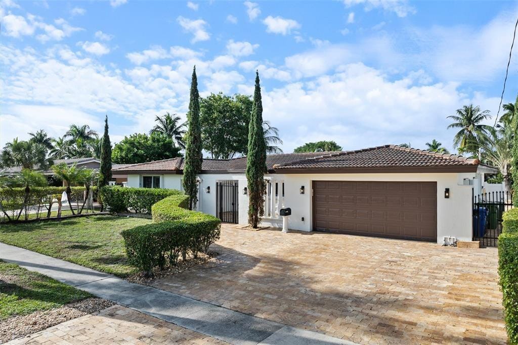 5841 NE 14th Terrace, Fort Lauderdale, FL 33334