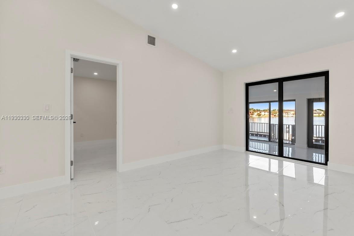 2737 W 55th Place, Hialeah, FL 33016 photo 9