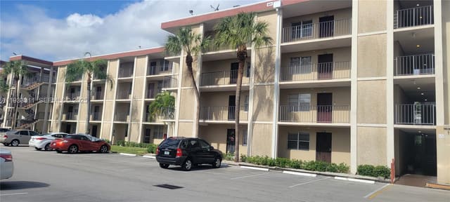 2601 NW 48th Terrace 147, Lauderdale Lakes, FL 33313