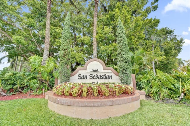 1435 Barcelona Way 5-27, Weston, FL 33327