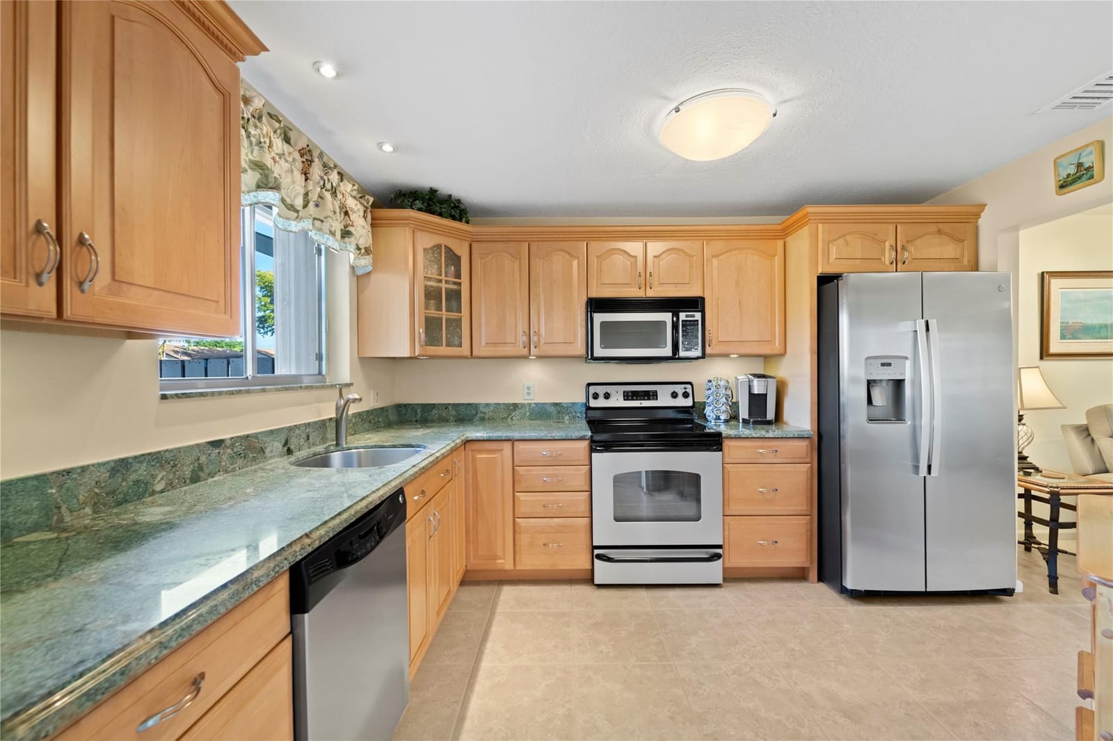 2215 Discovery Circle 2215, Deerfield Beach, FL 33442 photo 3