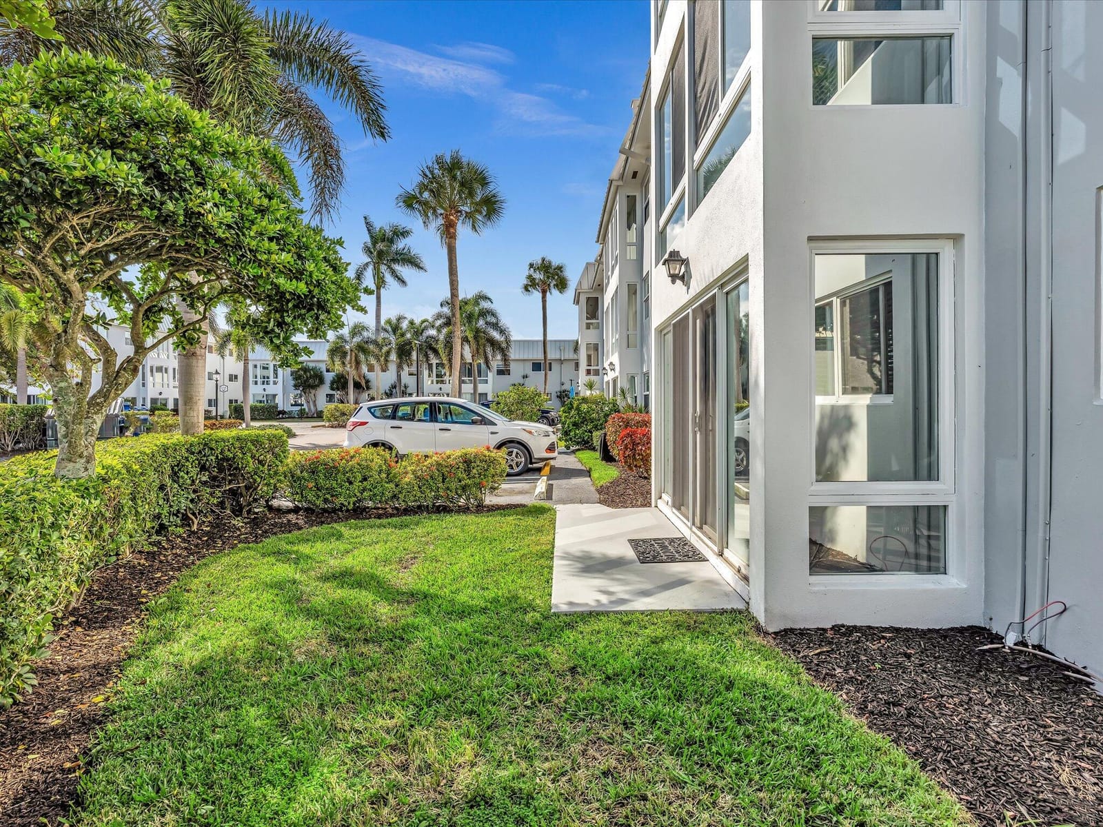 30 Colonial Club Drive 101, Boynton Beach, FL 33435 photo 16