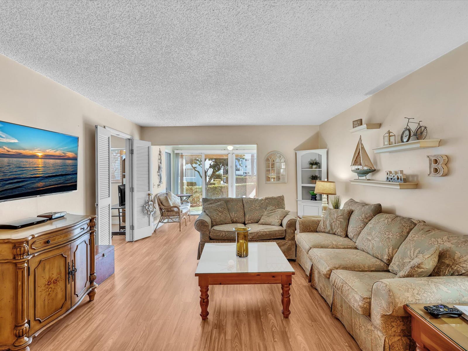 30 Colonial Club Drive 101, Boynton Beach, FL 33435 photo 8