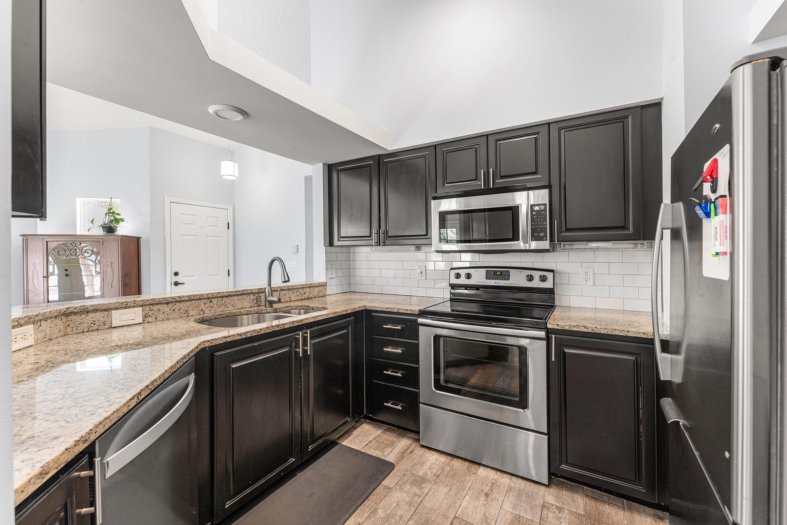 2100 Bonisle Circle — photo 8
