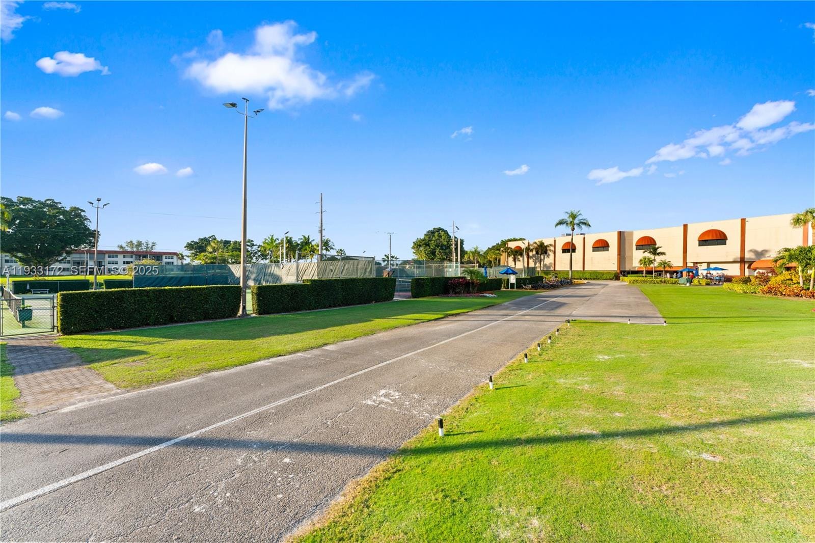 8901 S Hollybrook Boulevard 303, Pembroke Pines, FL 33025 photo 15