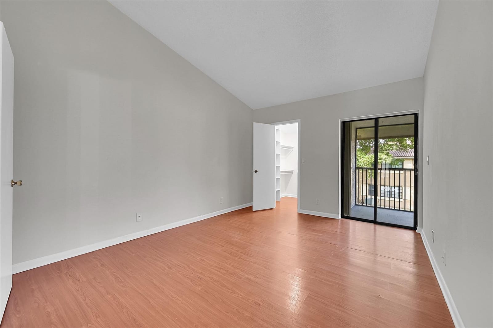 2578 Riverside Drive 421 — photo 12