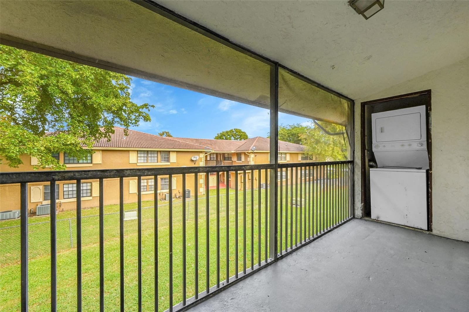2578 Riverside Drive 421, Coral Springs, FL 33065 photo 23
