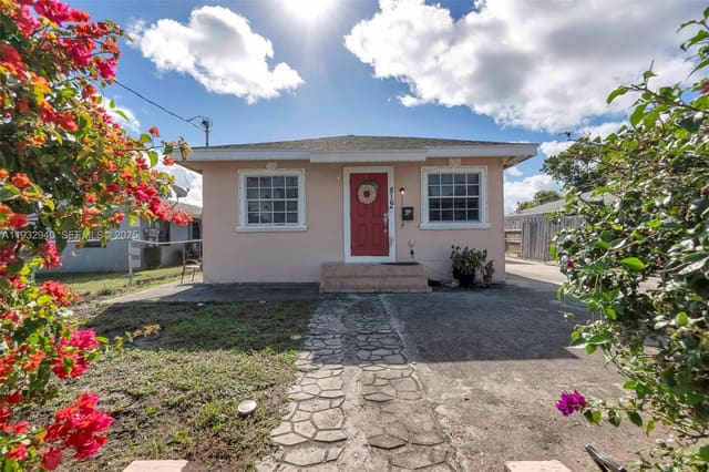 816 20th Street, sold in Washington Heights, West Palm Beach, FL