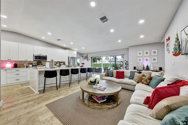 8519 Ramblewood Drive, Coral Springs, FL 33071