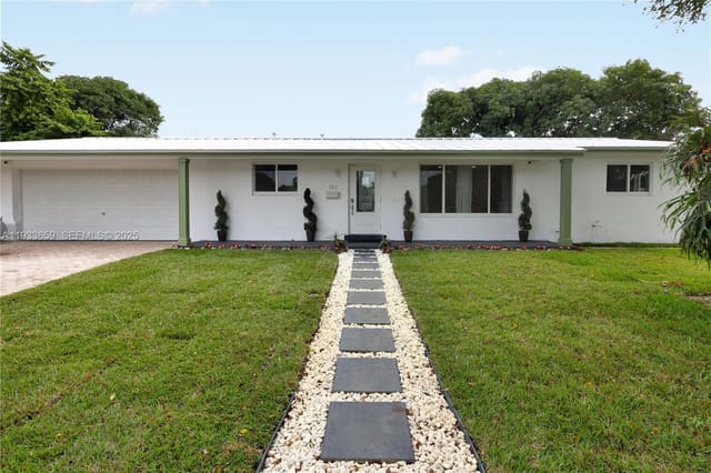 142 SW 53rd Avenue, sold in Plantation Park, Plantation, FL