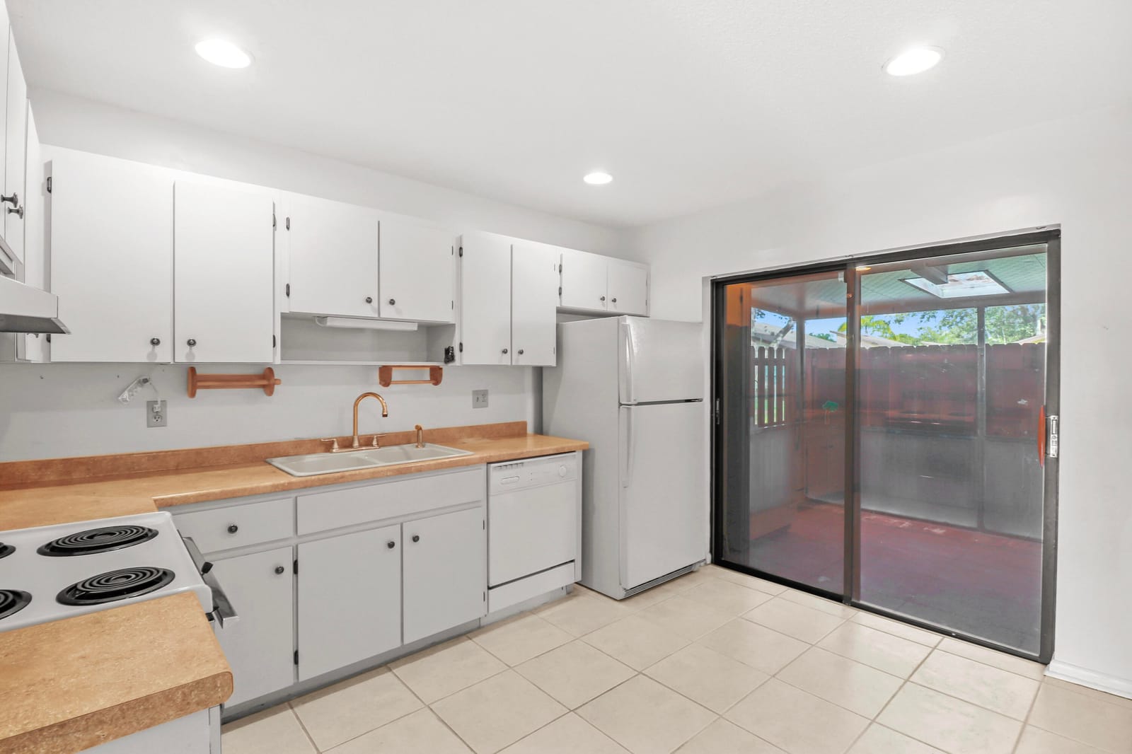 8094 SE Villa Circle — photo 11