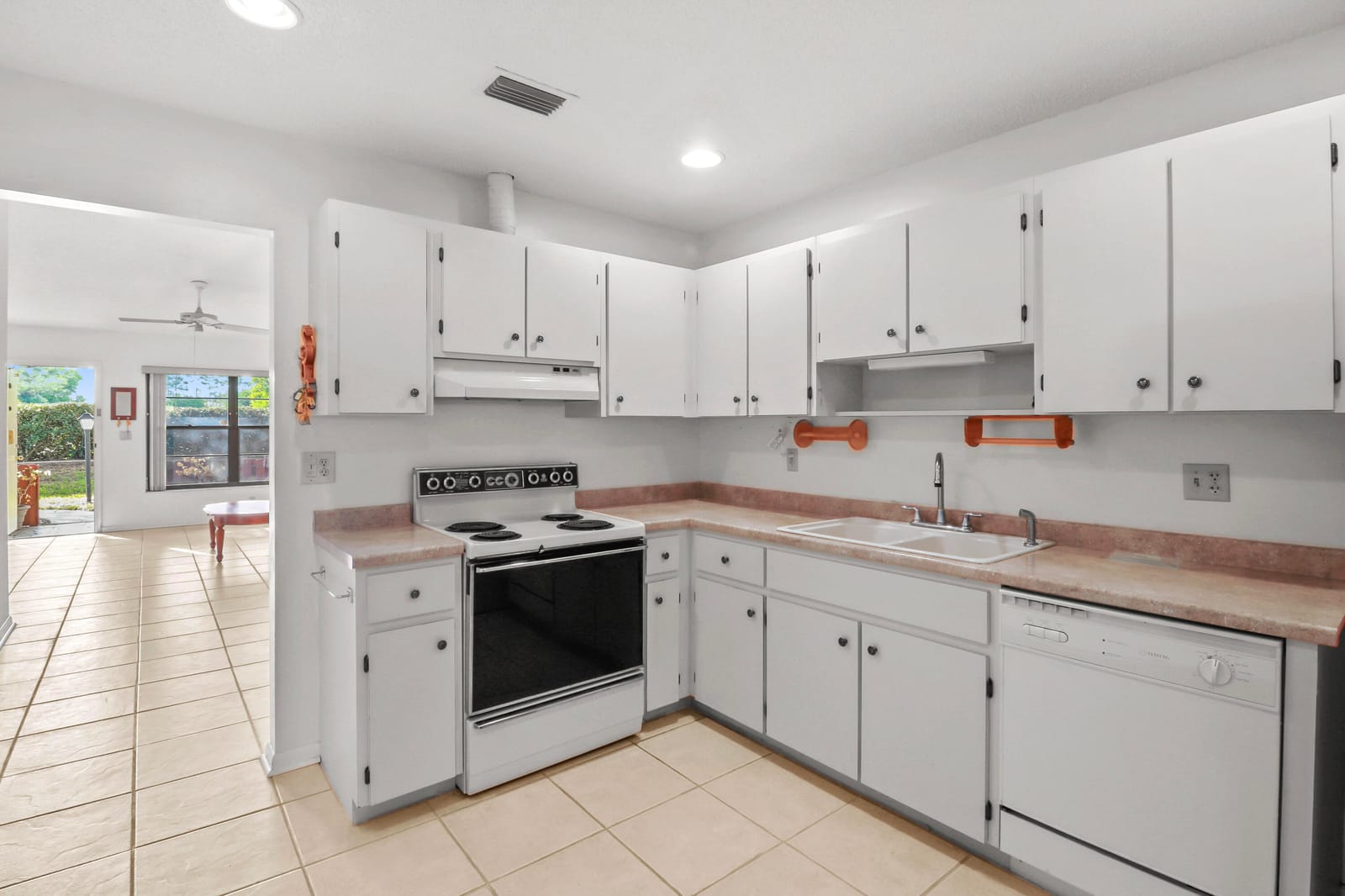 8094 SE Villa Circle, Hobe Sound, FL 33455 photo 13