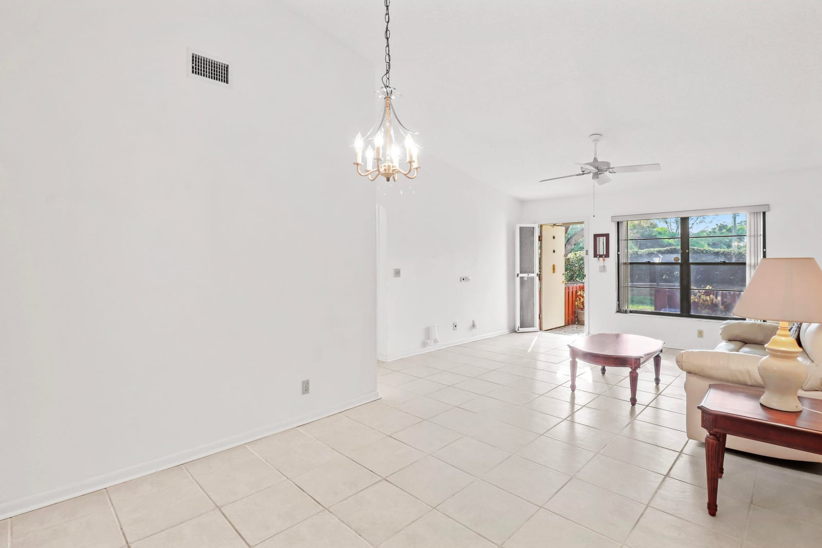 8094 SE Villa Circle — photo 9