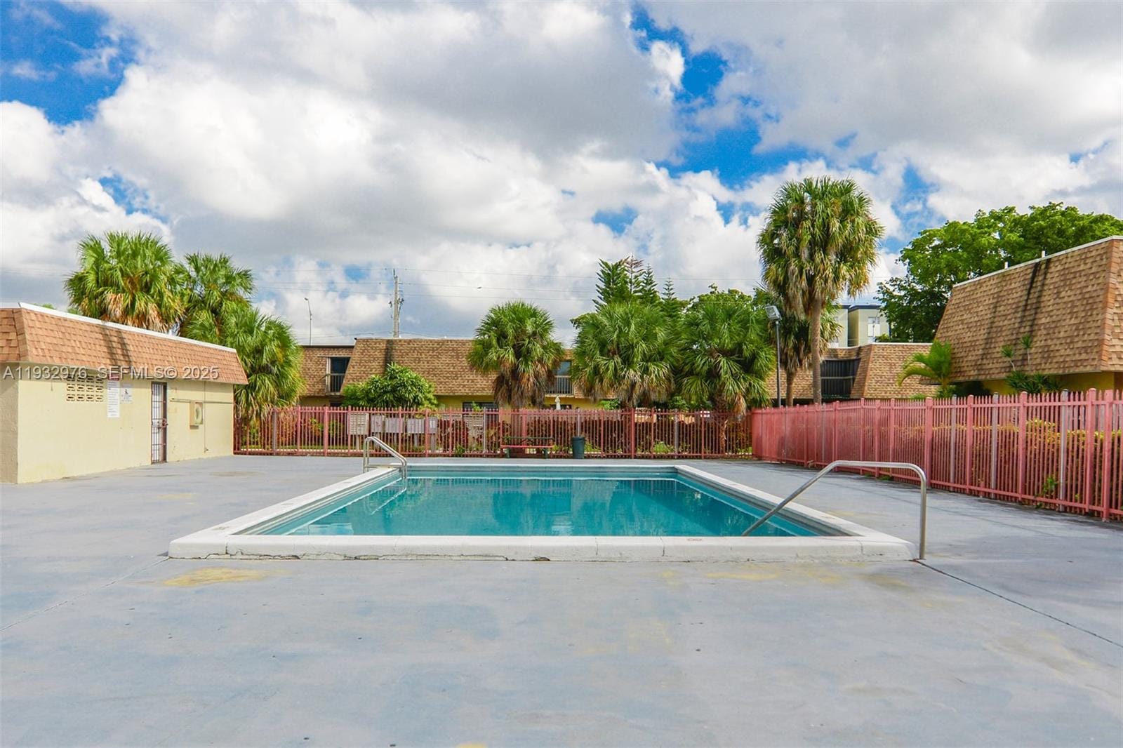 2570 W 67th Place 212, Hialeah, FL 33016 photo 25