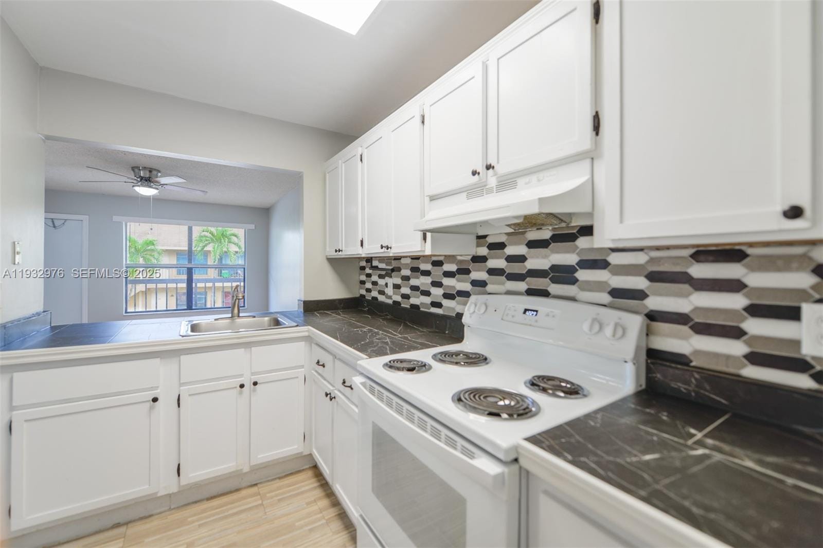 2570 W 67th Place 212, Hialeah, FL 33016 photo 9