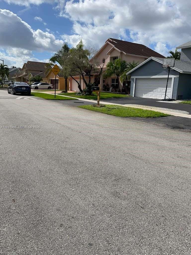 930 SW 98th Avenue — photo 4