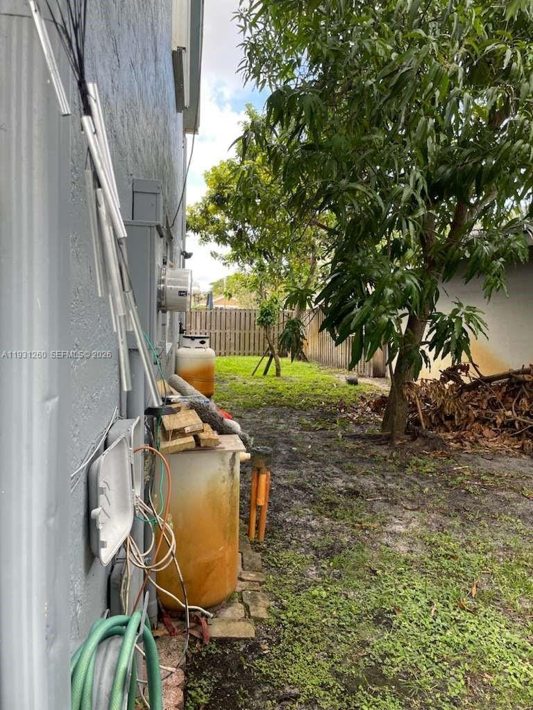 930 SW 98th Avenue — photo 9
