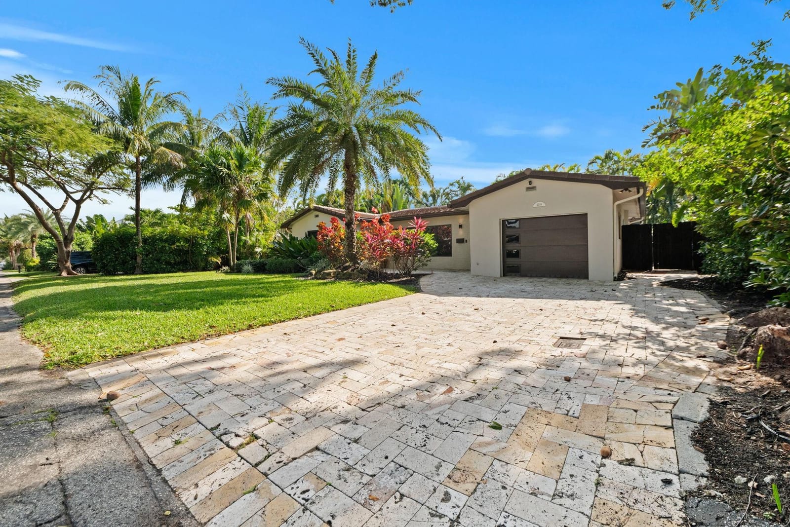 2508 NE 21st Court — photo 3