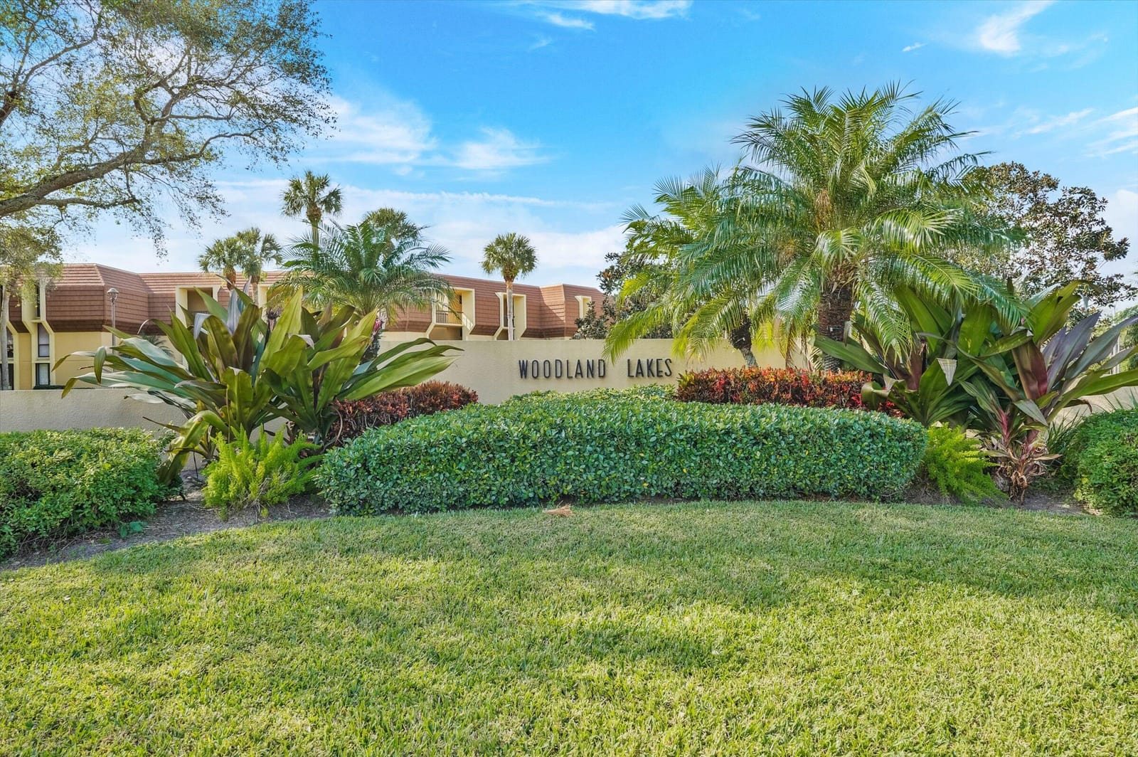 5344 Woodland Lakes Drive 122, Palm Beach Gardens, FL 33418 photo 2