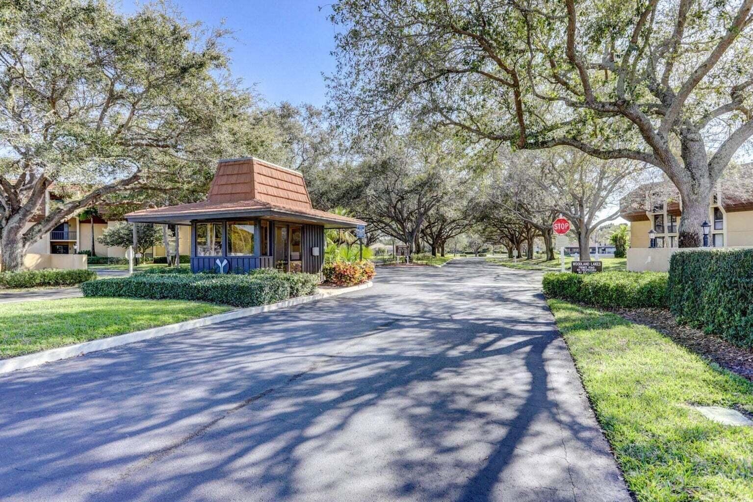 5344 Woodland Lakes Drive 122, Palm Beach Gardens, FL 33418 photo 3