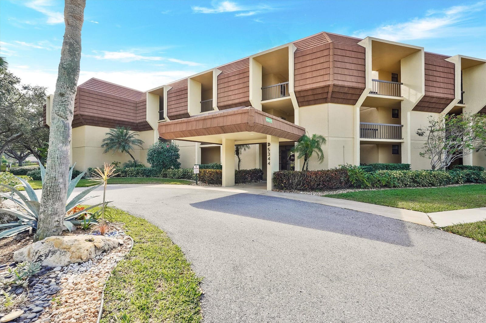 5344 Woodland Lakes Drive 122, Palm Beach Gardens, FL 33418 photo 4