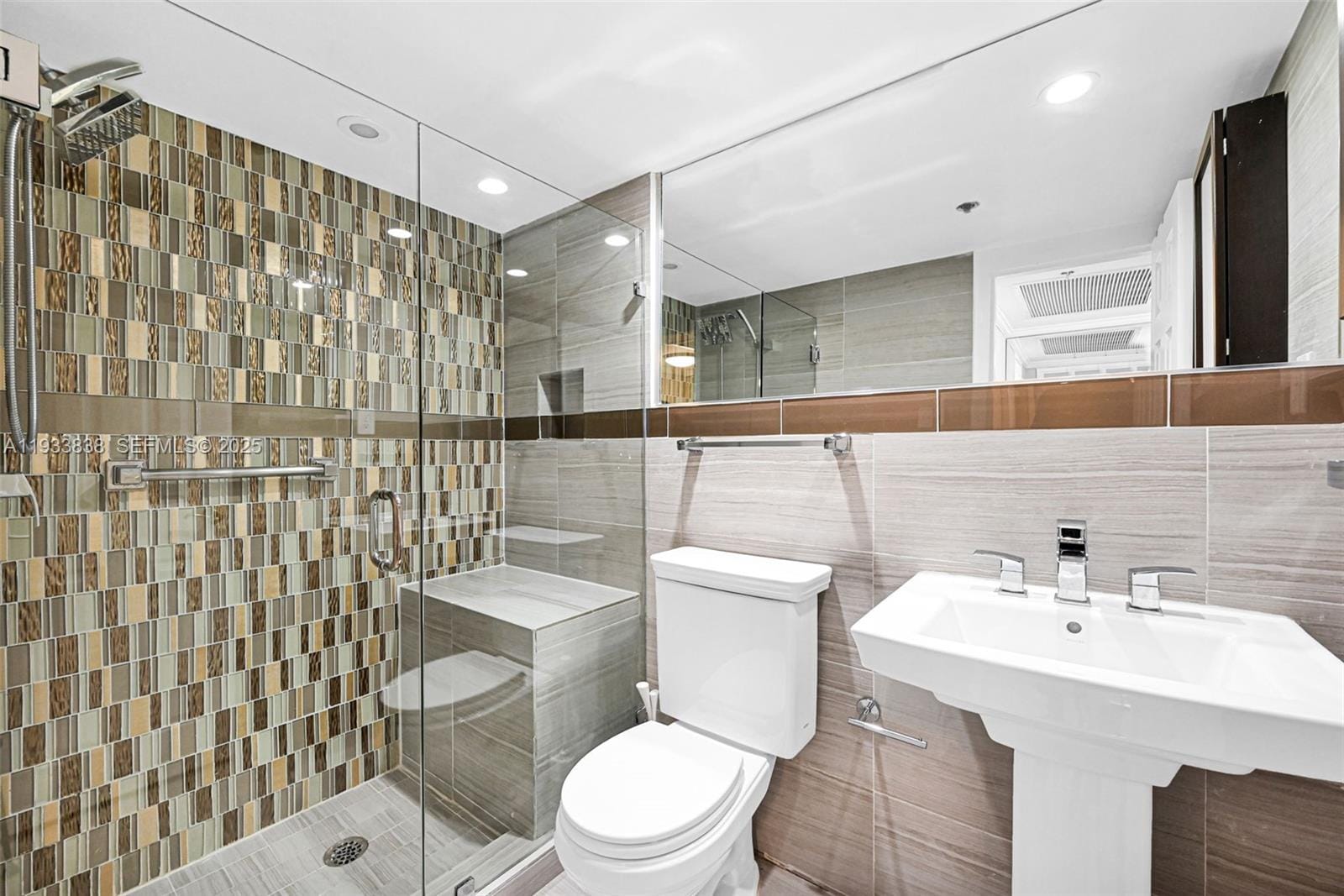 5225 Collins Avenue 706 — photo 11