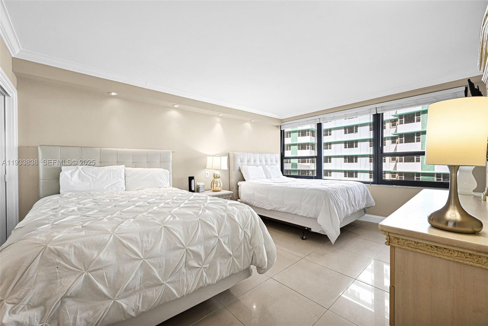 5225 Collins Avenue 706 — photo 3