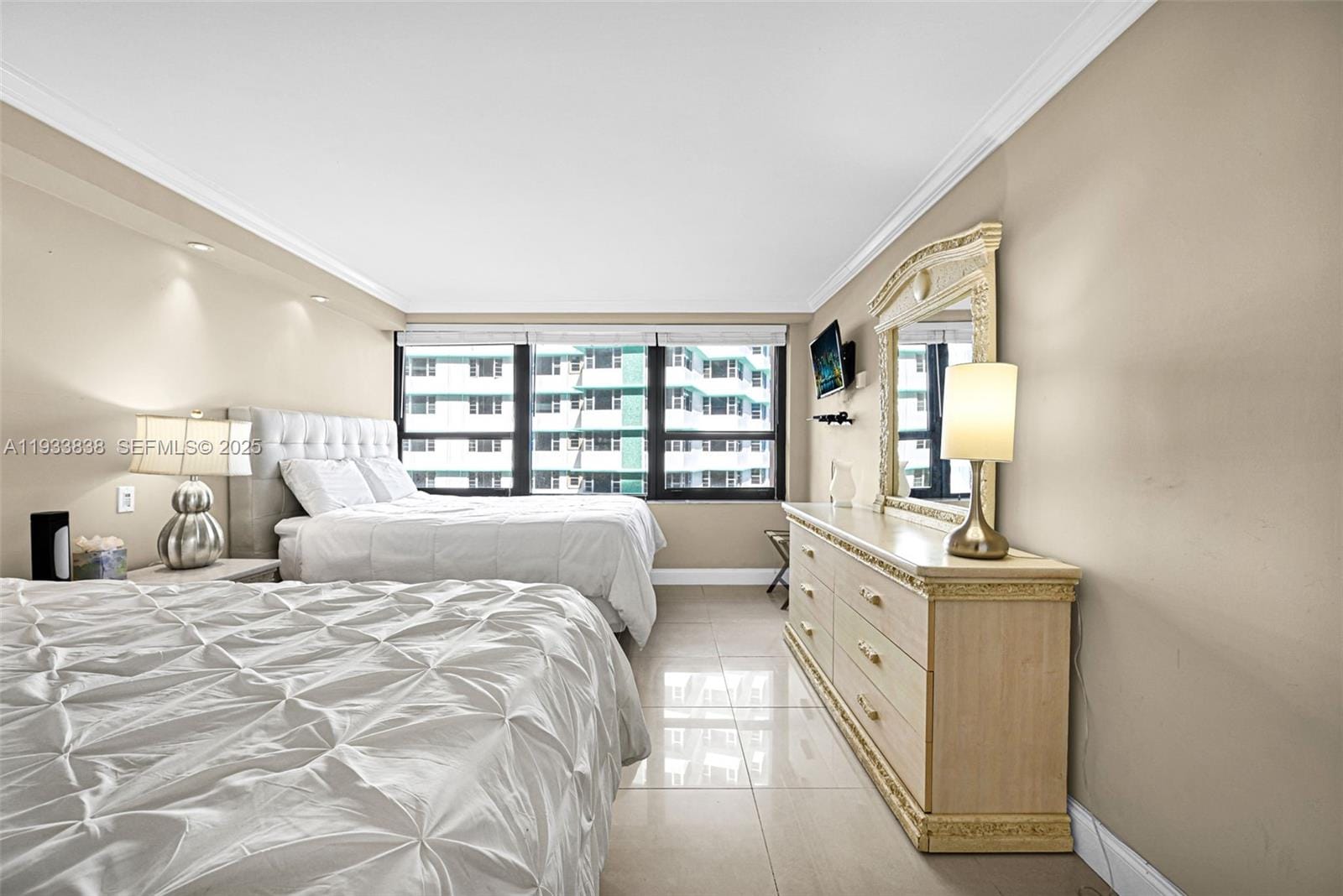 5225 Collins Avenue 706 — photo 4