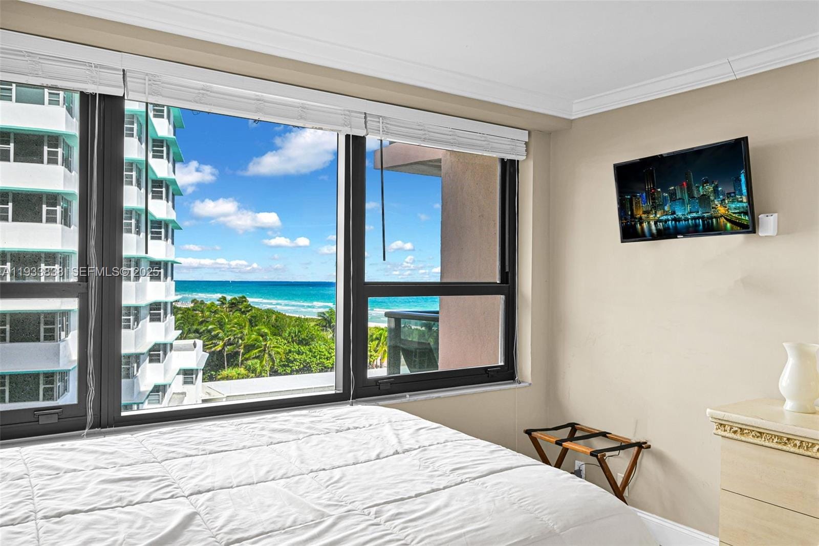 5225 Collins Avenue 706 — photo 5