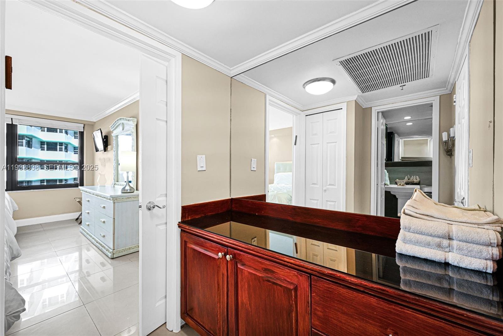 5225 Collins Avenue 706 — photo 6
