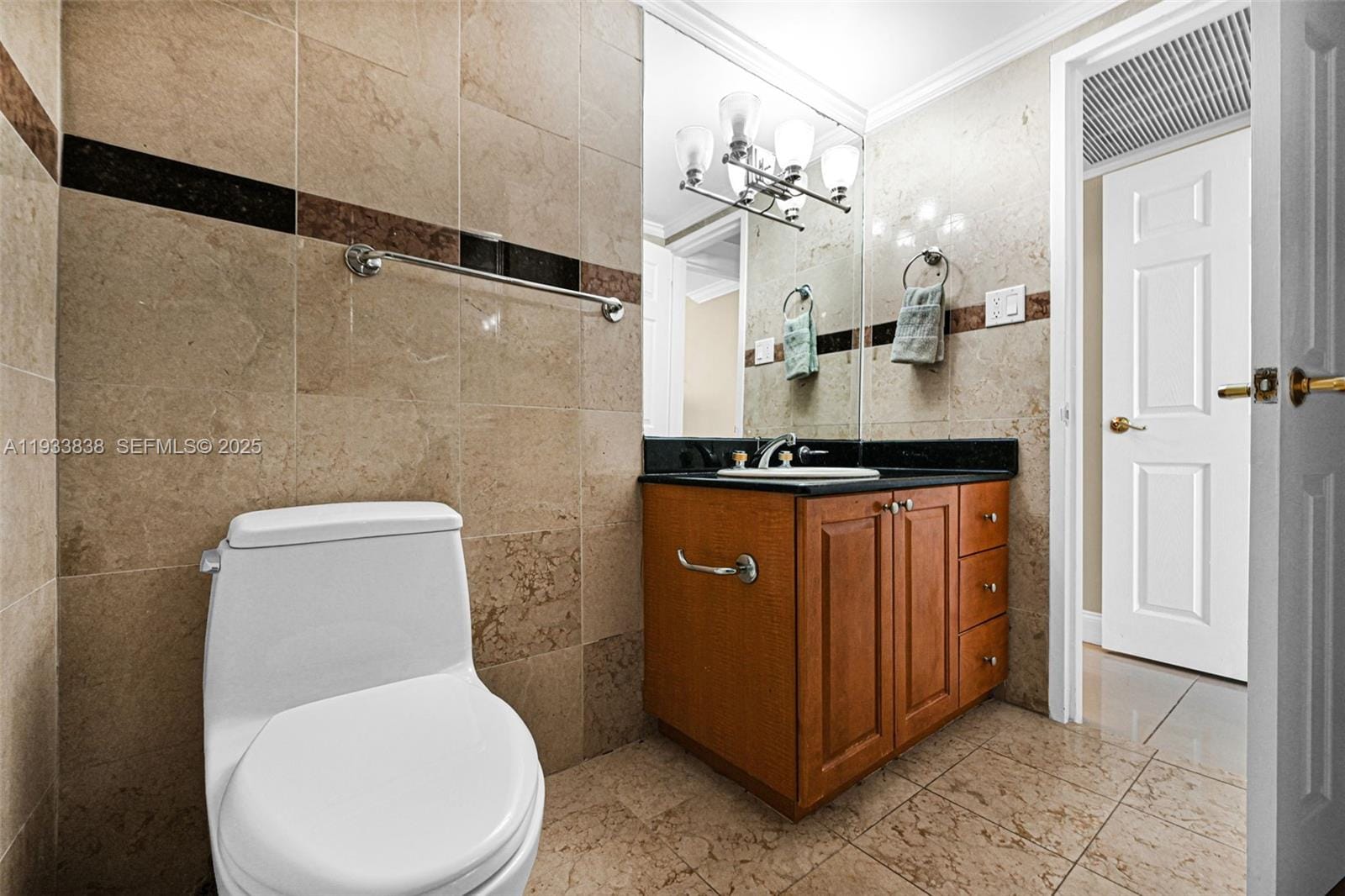 5225 Collins Avenue 706 — photo 10