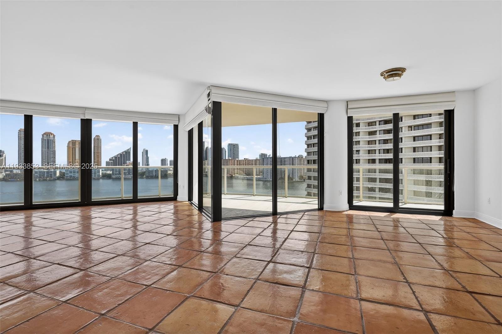4000 Island Boulevard 1507, Aventura, FL 33160 photo 2