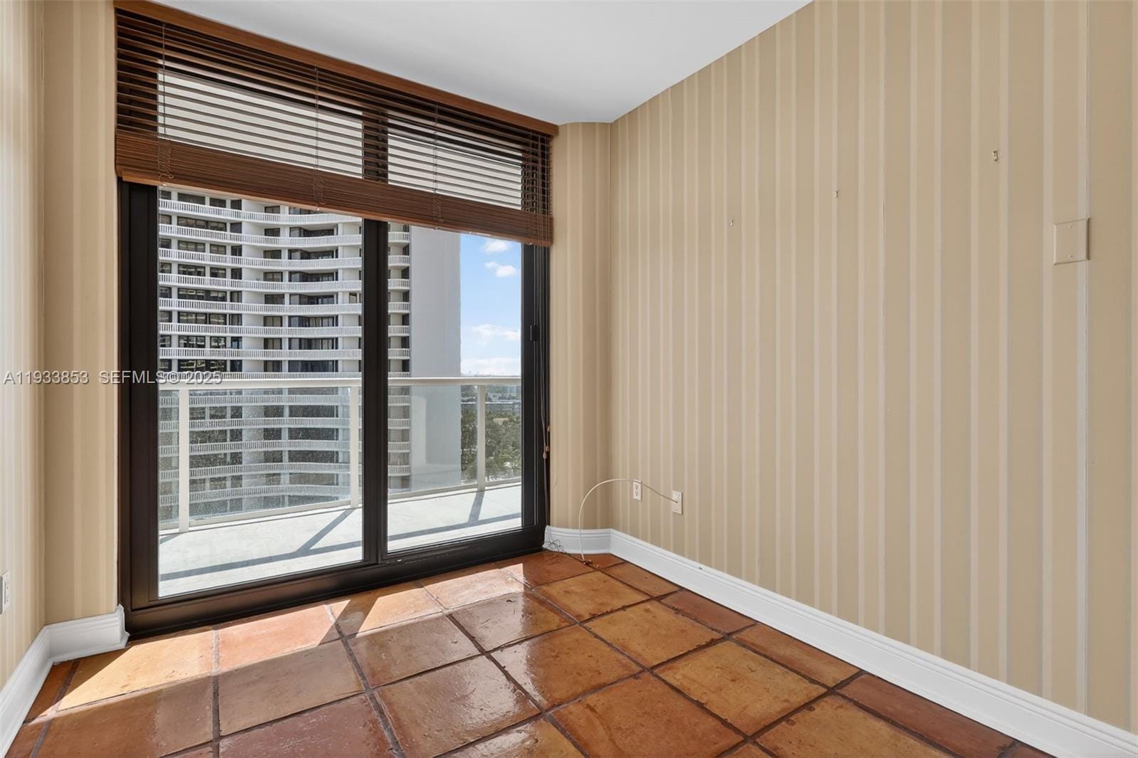 4000 Island Boulevard 1507, Aventura, FL 33160 photo 12