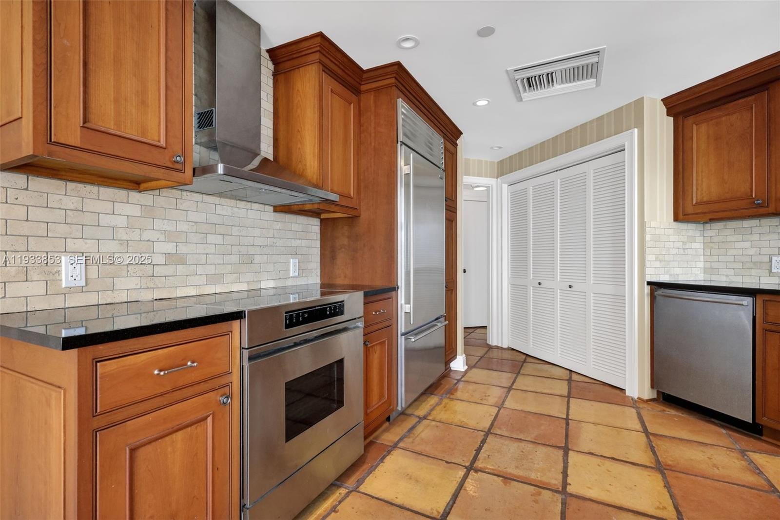 4000 Island Boulevard 1507, Aventura, FL 33160 photo 9