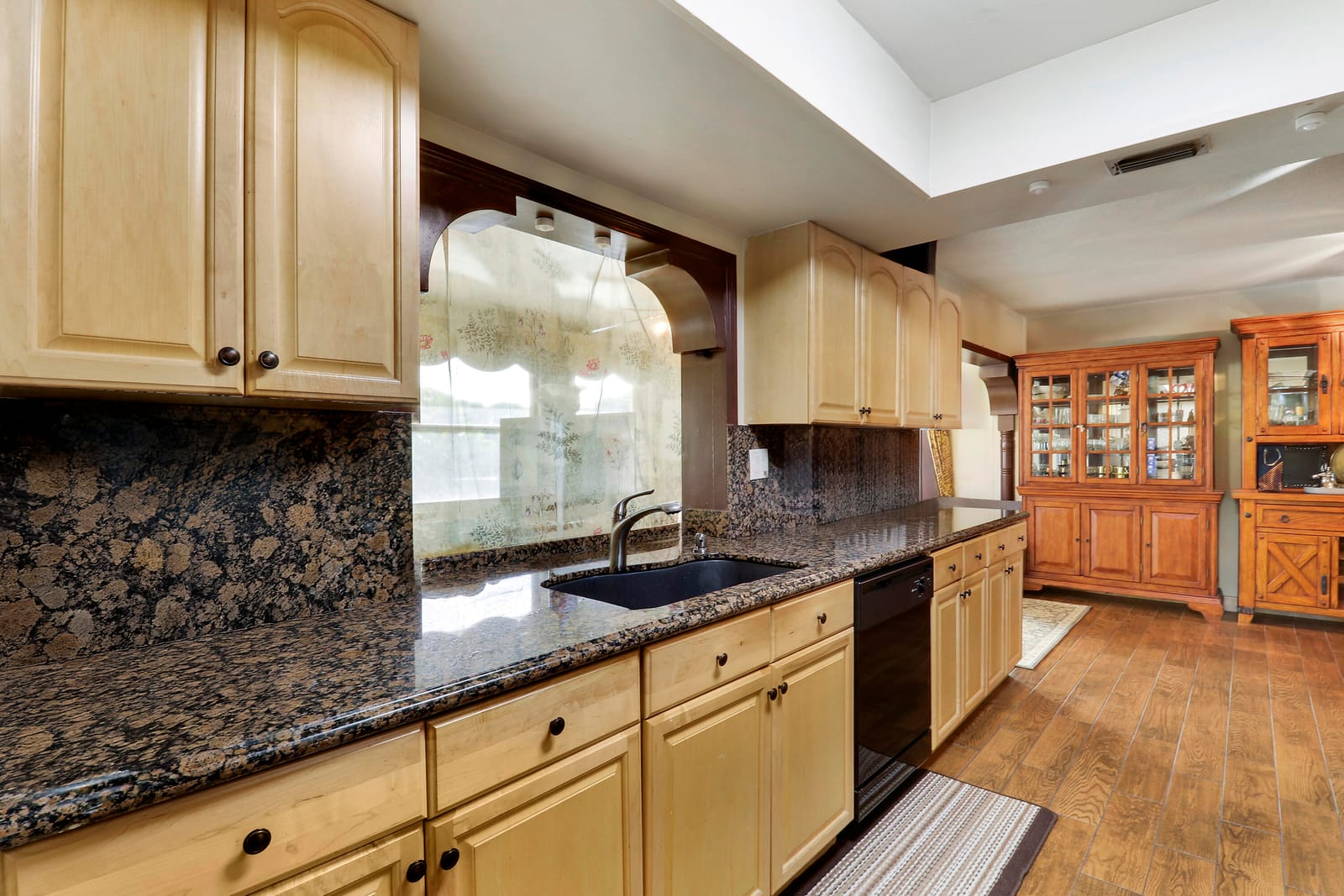 10868 Larch Court — photo 5