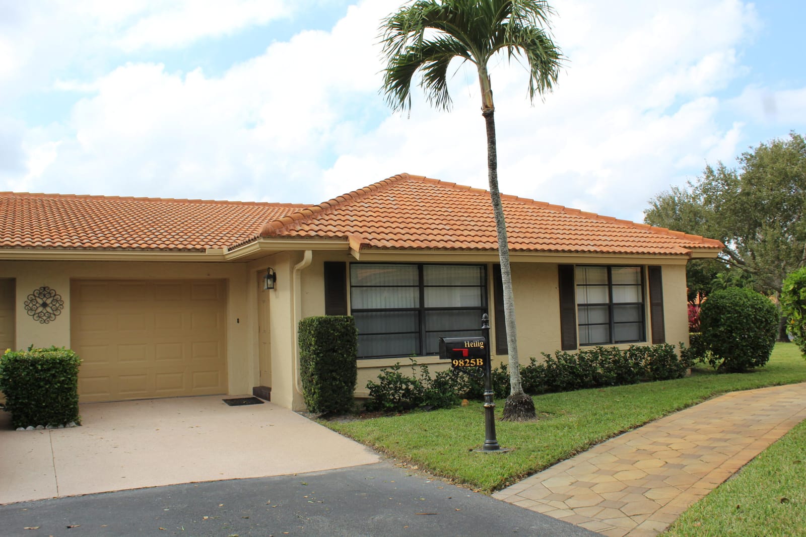 9825 Bischofia Tree Way B — photo 1