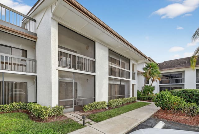 3300 Twin Lakes Terrace 102, sold in Lakeshore Village Of Meadowood Phase 1, Fort Pierce, FL