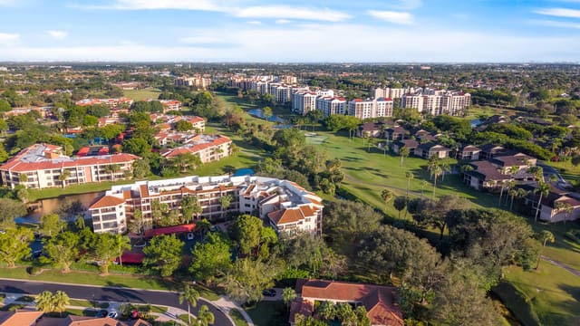 7546 La Paz Blvd 405, sold in Lakes At La Paz, Boca Raton, FL