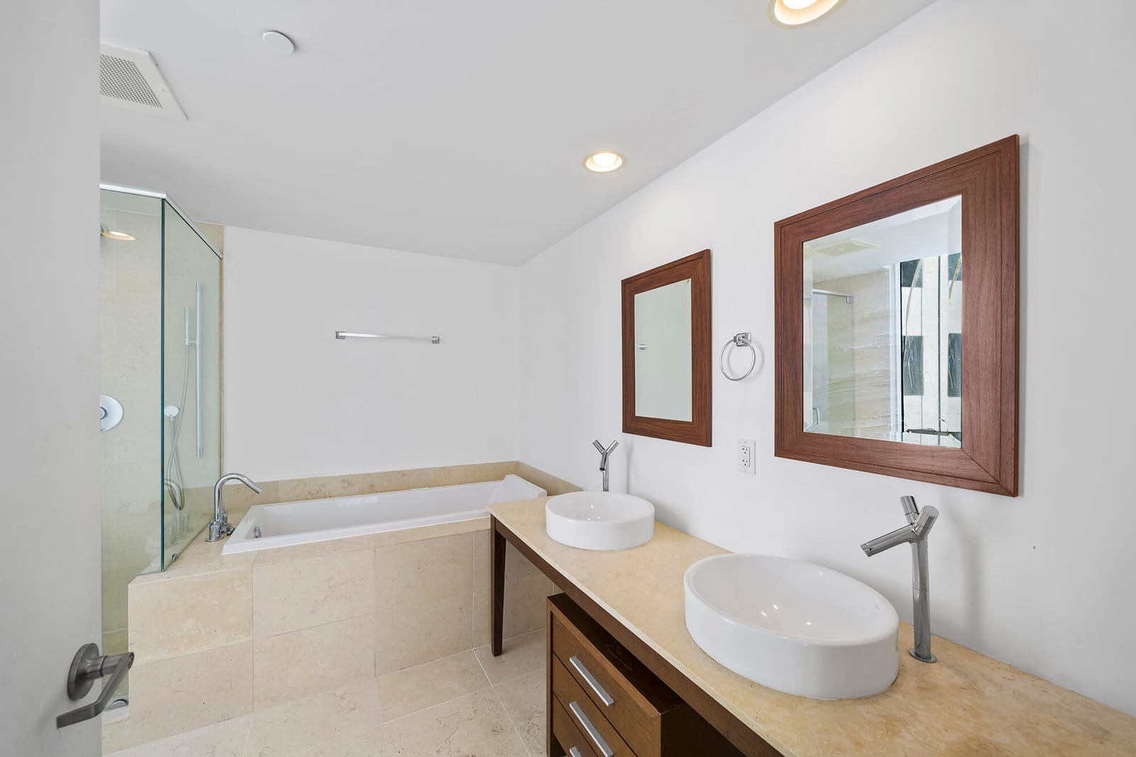 495 Brickell Avenue 911, Miami, FL 33131 photo 13