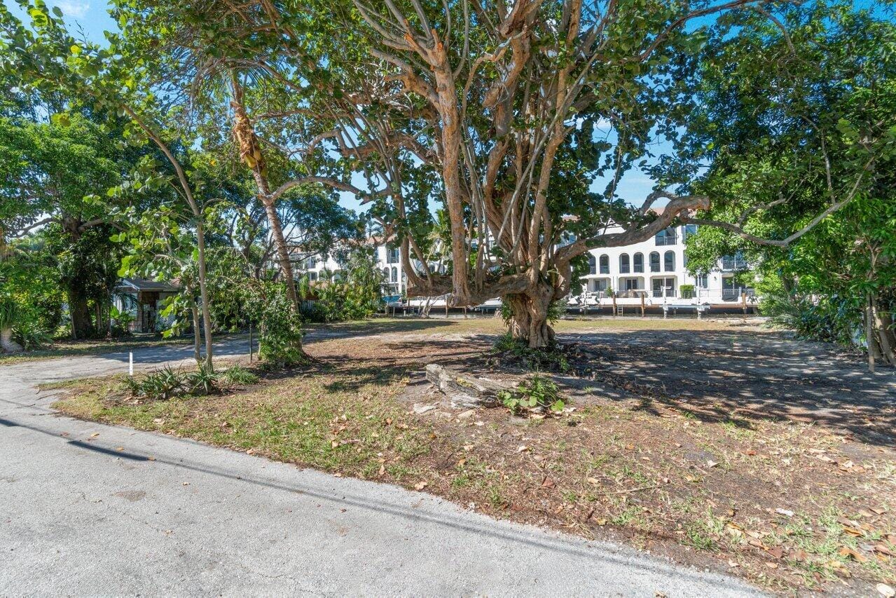 818 Chukker Road — photo 3