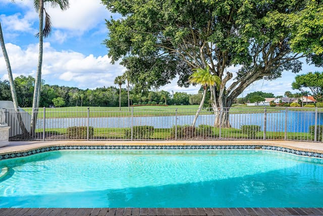 21459 Bridge View Drive, Boca Raton, FL 33428