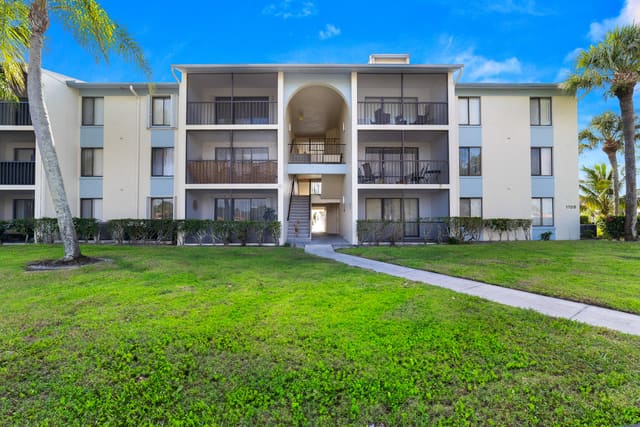 1108 Green Pine Boulevard H3, West Palm Beach, FL 33409