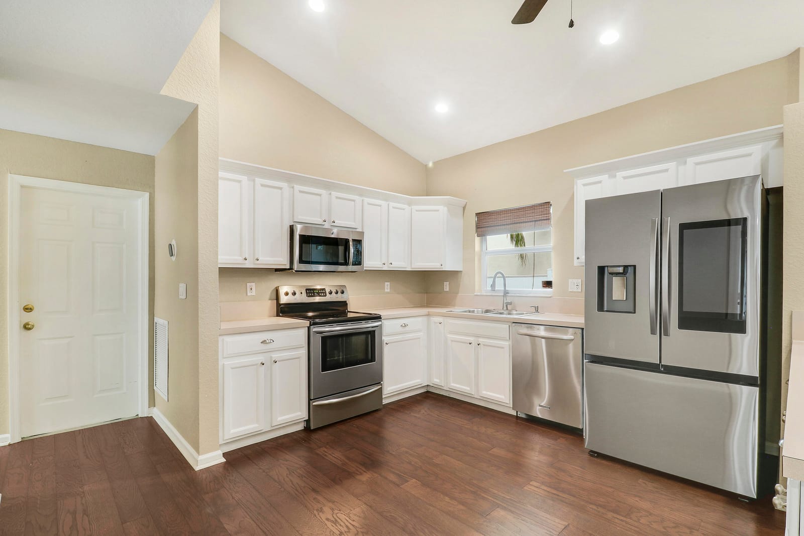 140 Pennock Landing Circle — photo 10