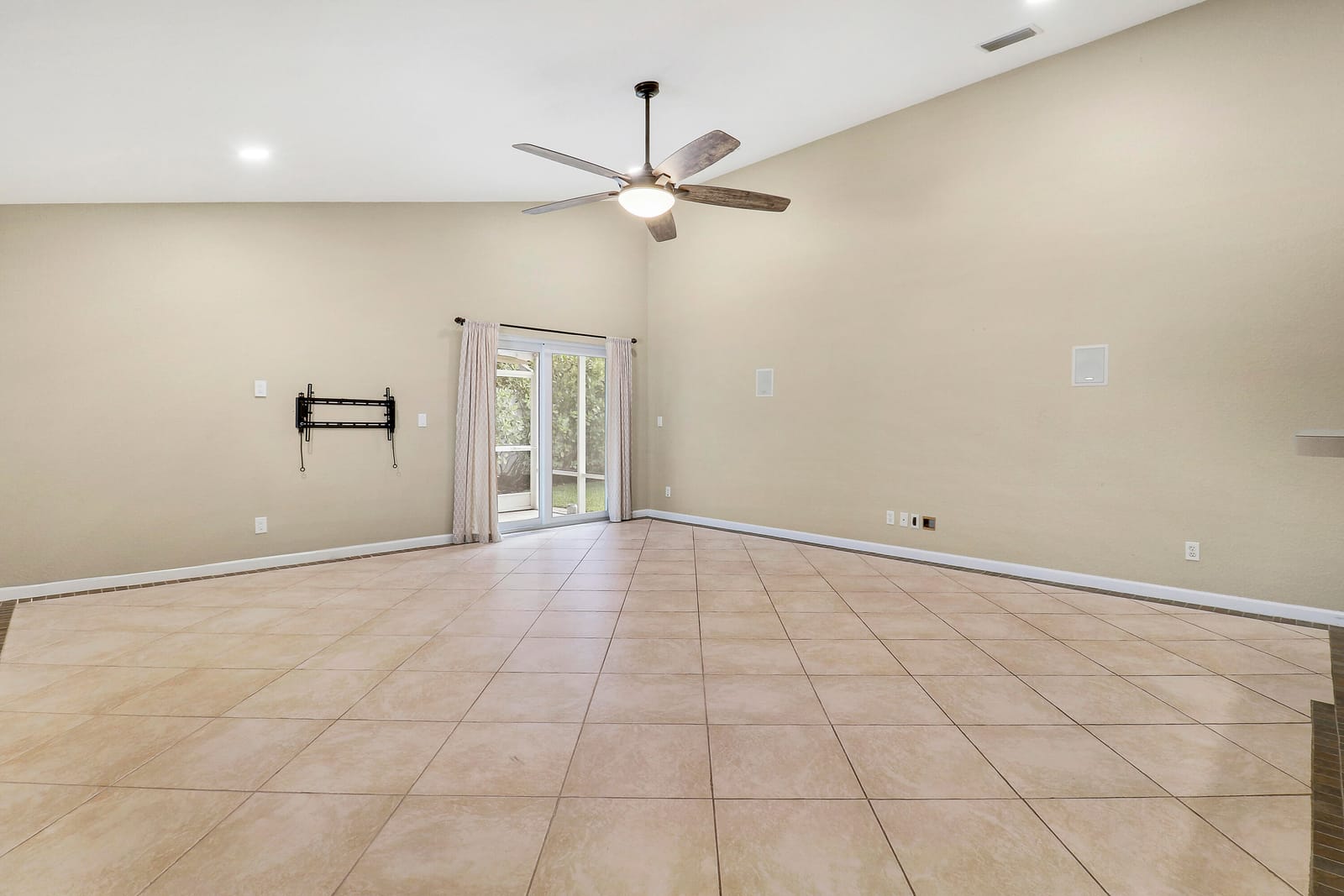 140 Pennock Landing Circle — photo 5