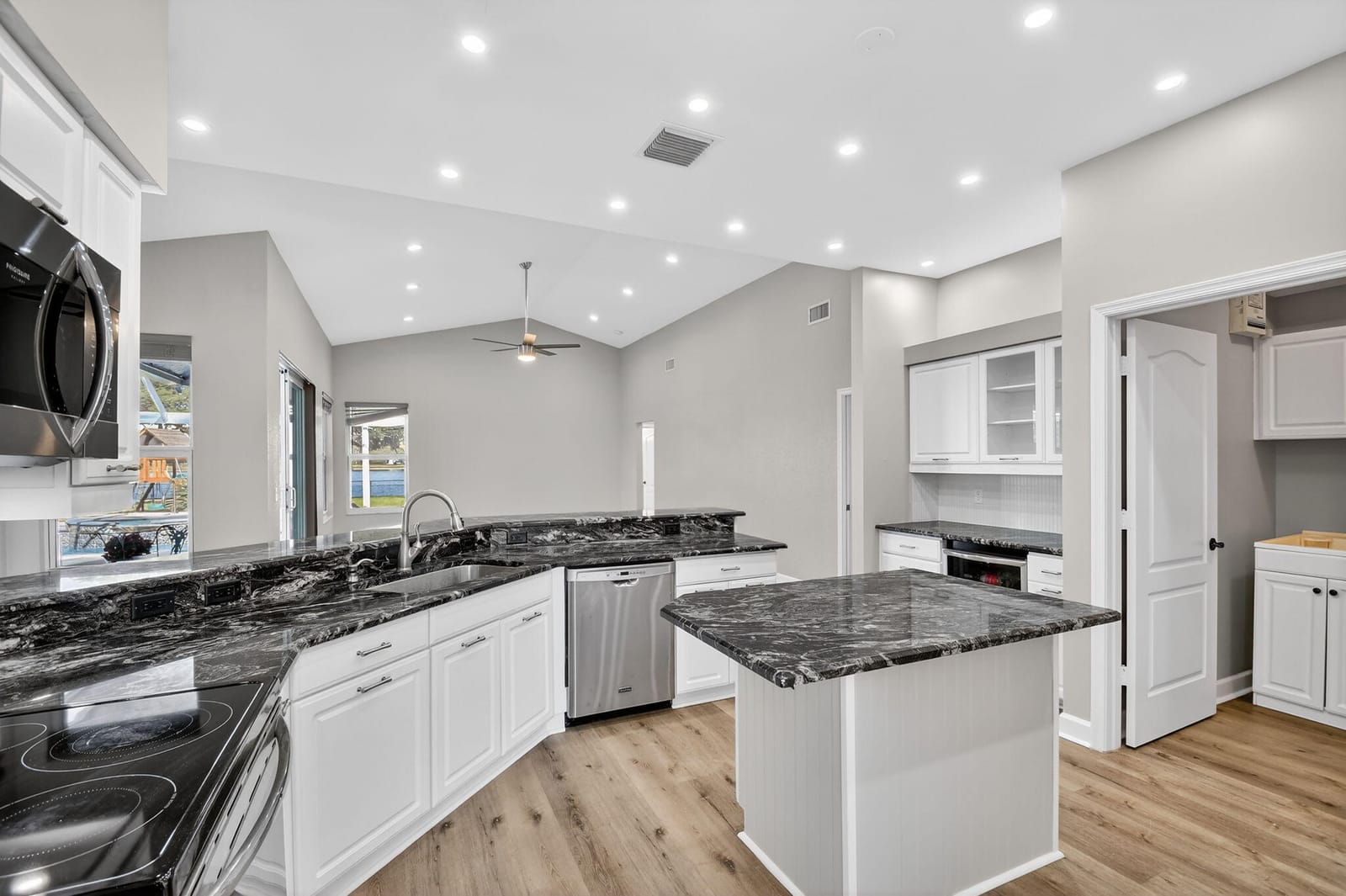 4393 Hunting Trail, Lake Worth, FL 33467 photo 9