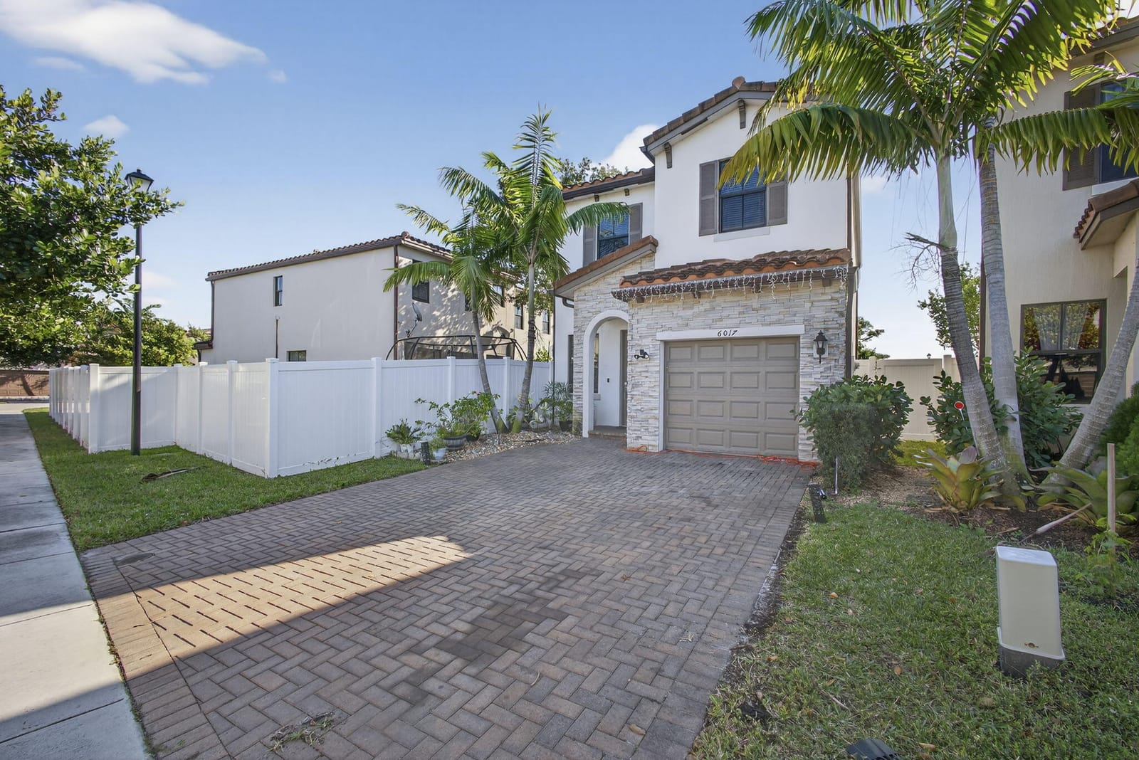6017 Pine Tree Way, Riviera Beach, FL 33410 photo 7
