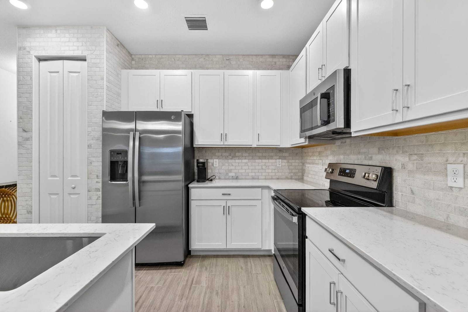 14523 Highland Center Way — photo 4