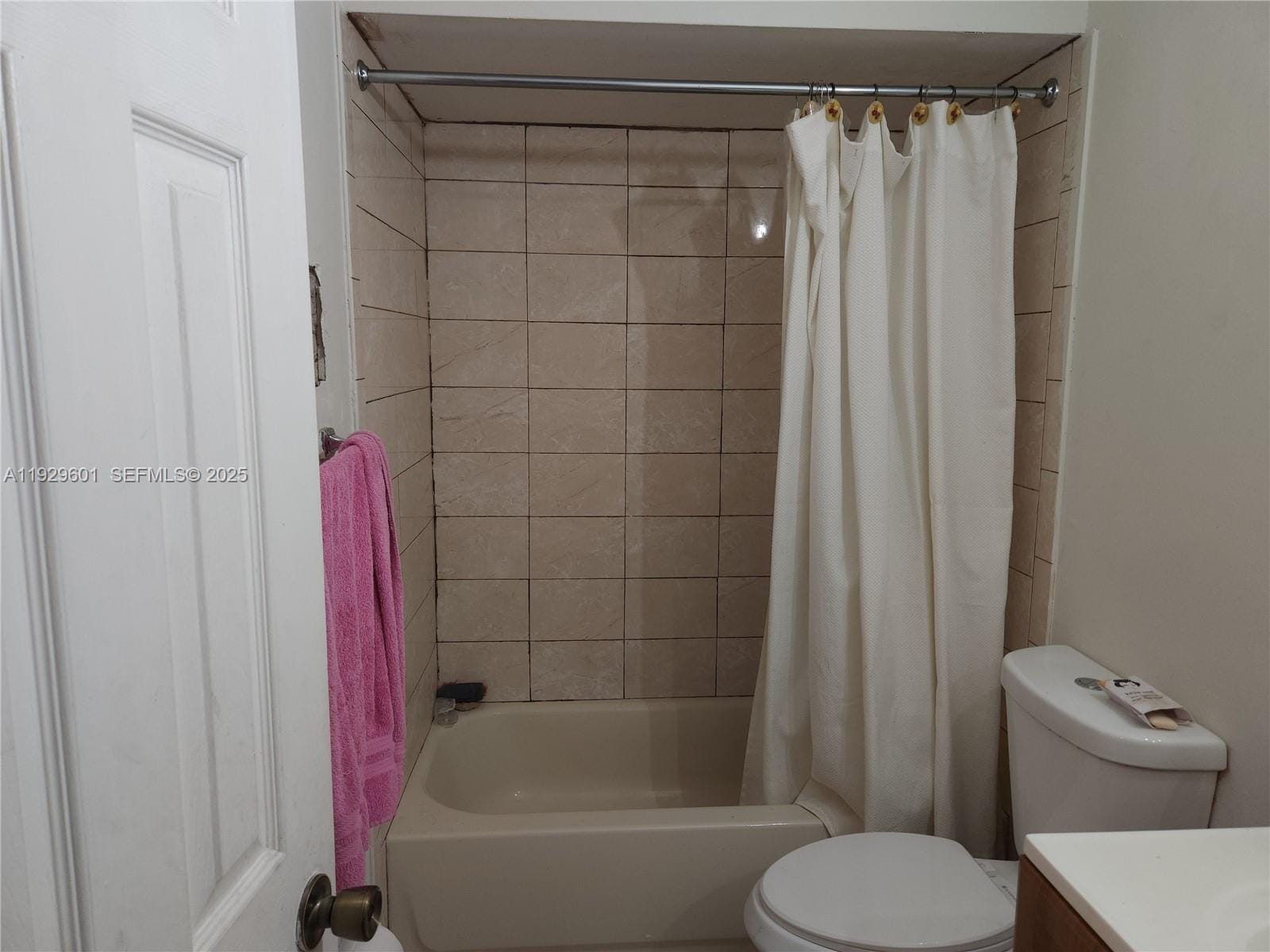 466 NE 210th Cir Terrace 201-10, Miami, FL 33179 photo 16